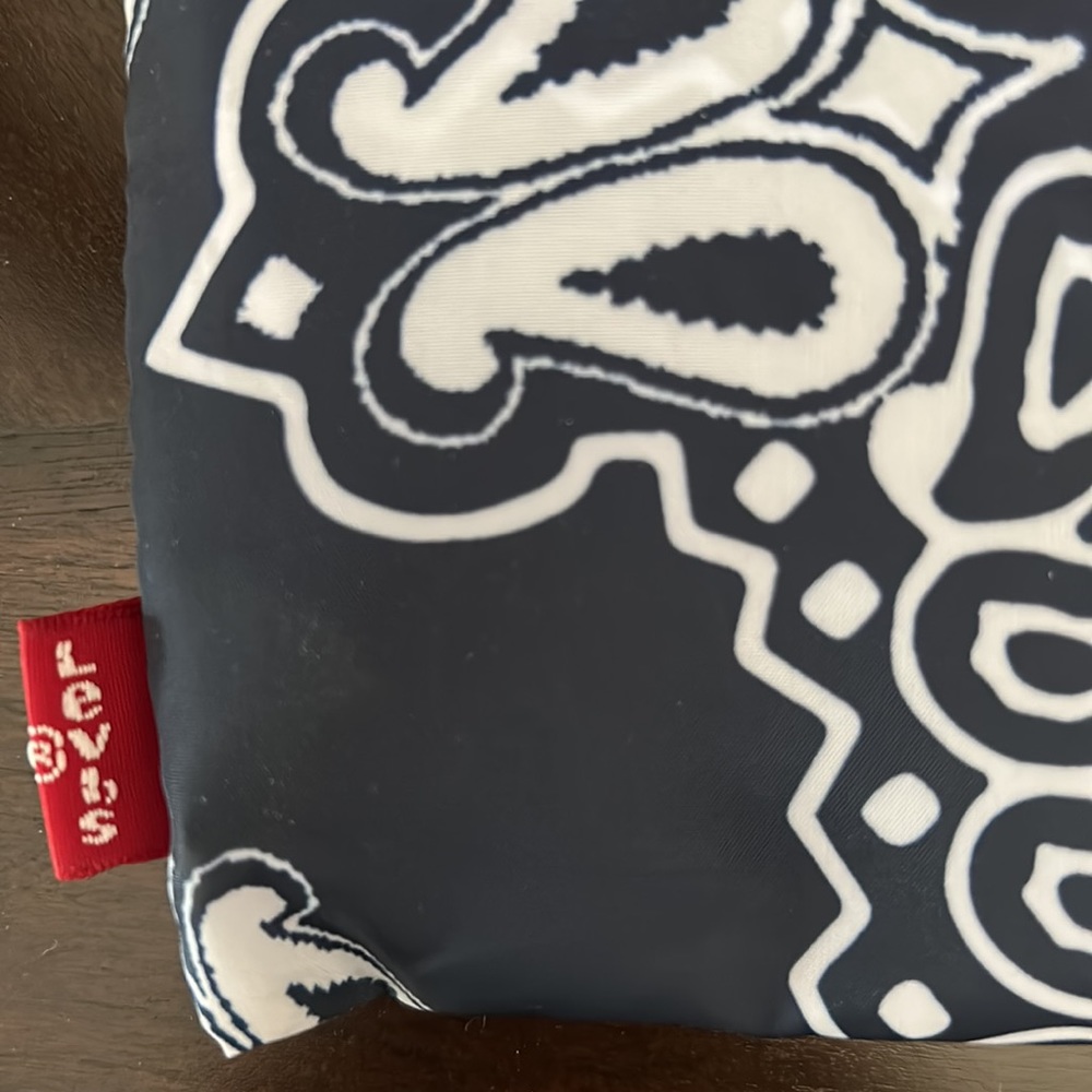 Brand New Never Used Levi’s Stauss &Co Bandanna Reusable Shopping Bag Navy Blue - Picture 2 of 5
